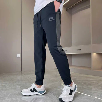 Black jogging pants with logo - Leo