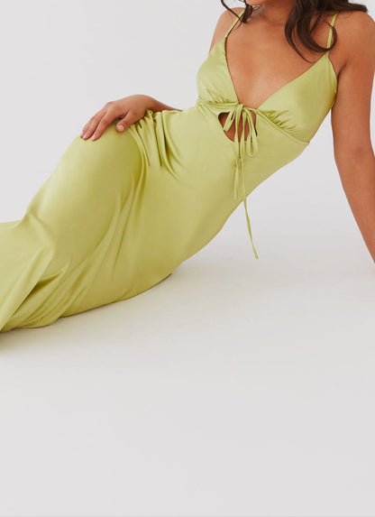 Grazia Flora Satin Maxikleid – Grüne Erwartungen