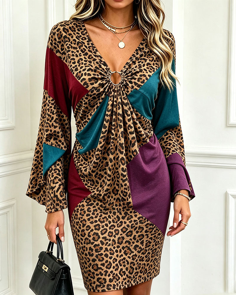 Kleid V-Ausschnitt Metallknopf Leopardenmuster Kontrastfarbe