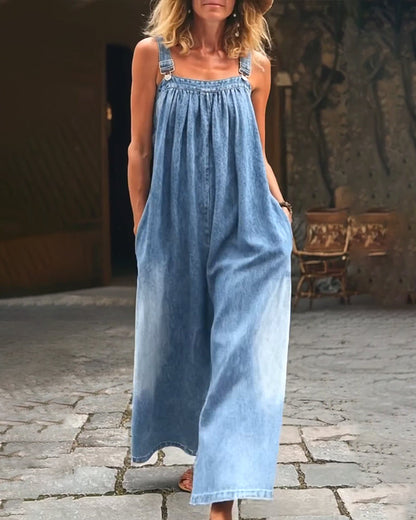 Jumpsuit Mit Gewaschenen Jeans Und Weitem Bein