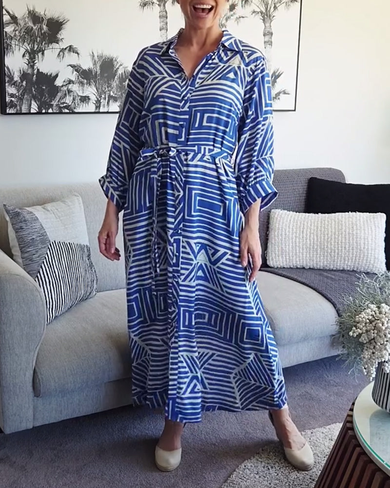 Lässiges Kleid mit geometrischem Muster zum Binden