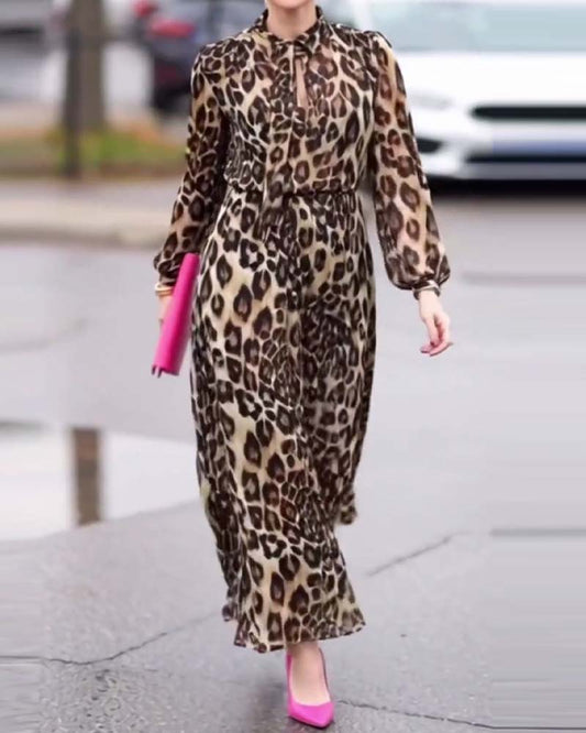 elegantes langärmeliges Kleid mit Leopardenmuster