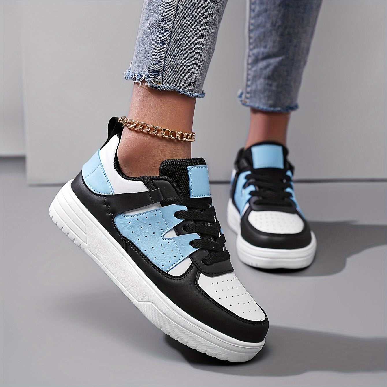 Himmelblaue Retro-Sneaker - Mia