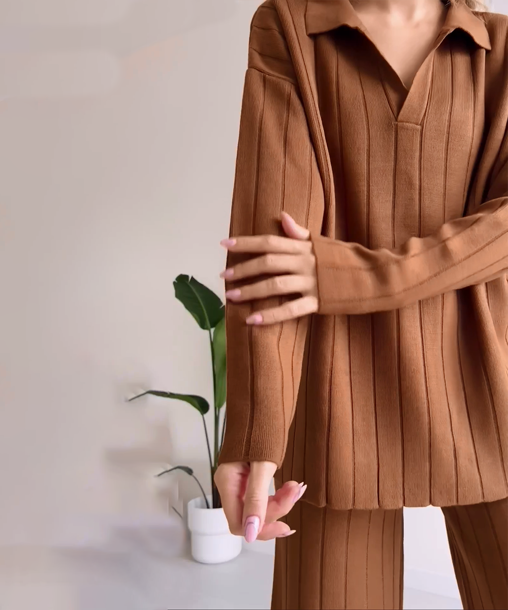 Elegant pleated blouse with V-neck