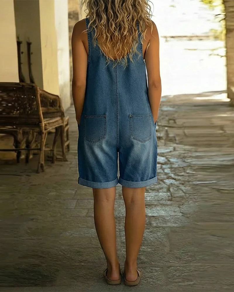 Jumpsuits mit lässigen Denim-Shorts