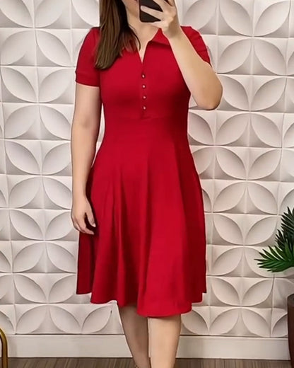 Kleid Kurzärmlig Revers Und Knöpfe