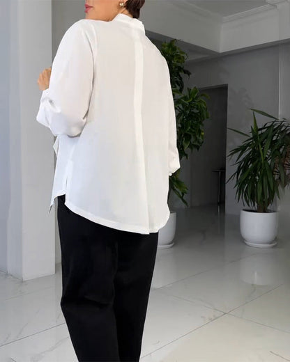 Hemd einfarbig unregelmäßig geknöpft