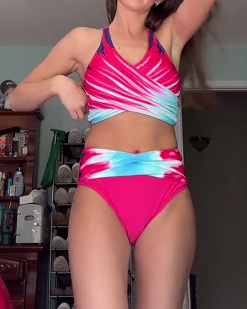 Sportlicher, bedruckter zweiteiliger Bikini