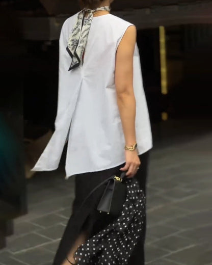 Bluse mit asymmetrischer ärmelloser Weste
