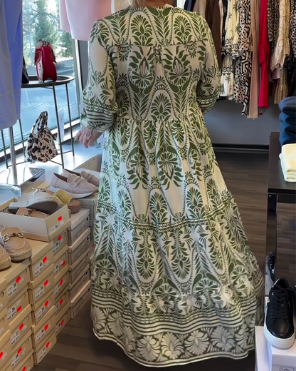 Kleid mit Blumenmuster und V-Ausschnitt