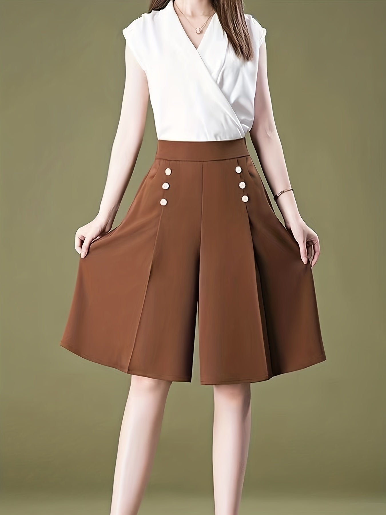 Elegant brown shorts with buttons - Nora