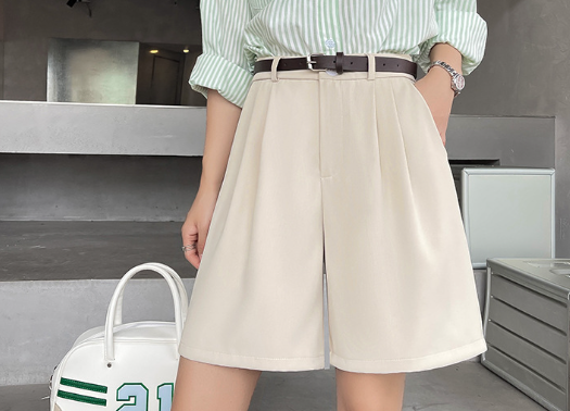 Elegant beige high waist shorts - Clara