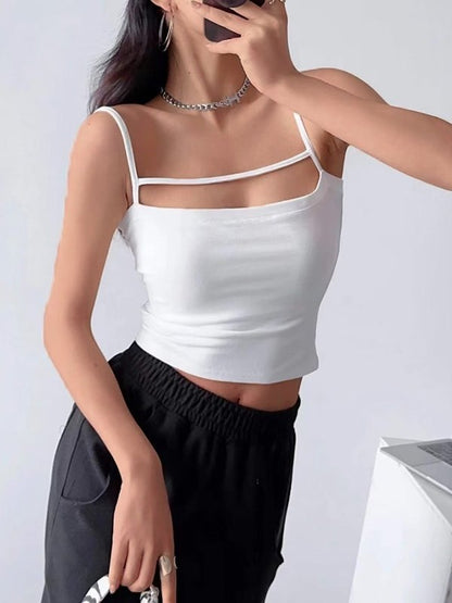 Unifarbenes Y2k Cami Top mit Auslassungen im Crop Style