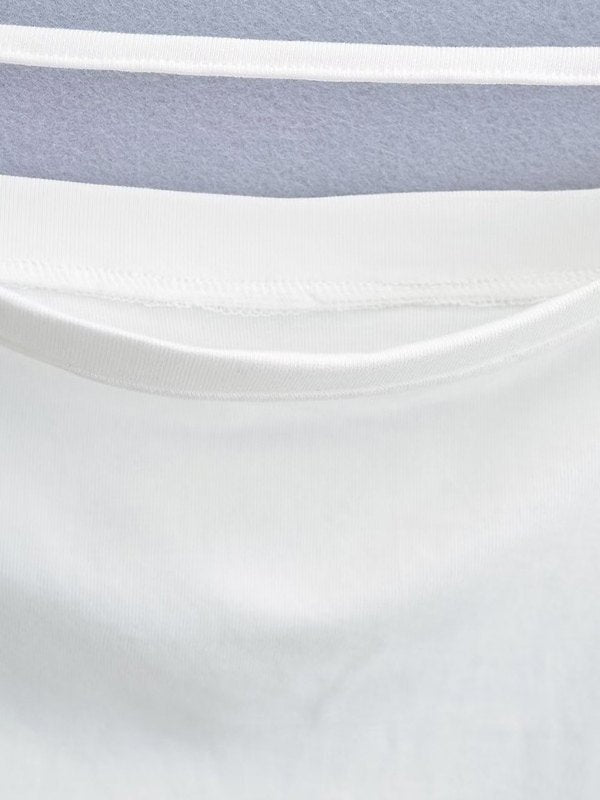 Unifarbenes Y2k Cami Top mit Auslassungen im Crop Style