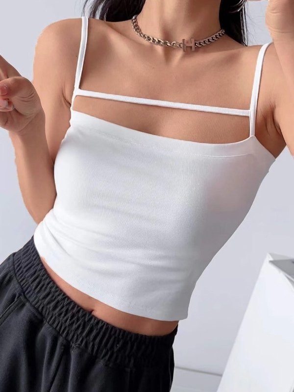 Unifarbenes Y2k Cami Top mit Auslassungen im Crop Style