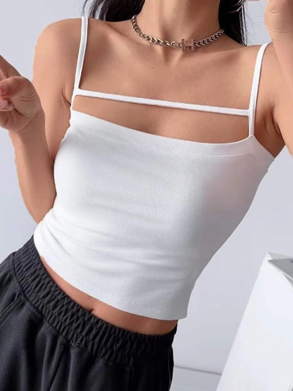 Unifarbenes Y2k Cami Top mit Auslassungen im Crop Style