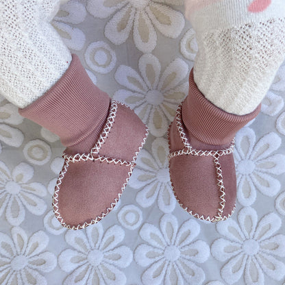 Warme Pelz-Babysocken dunkelrosa