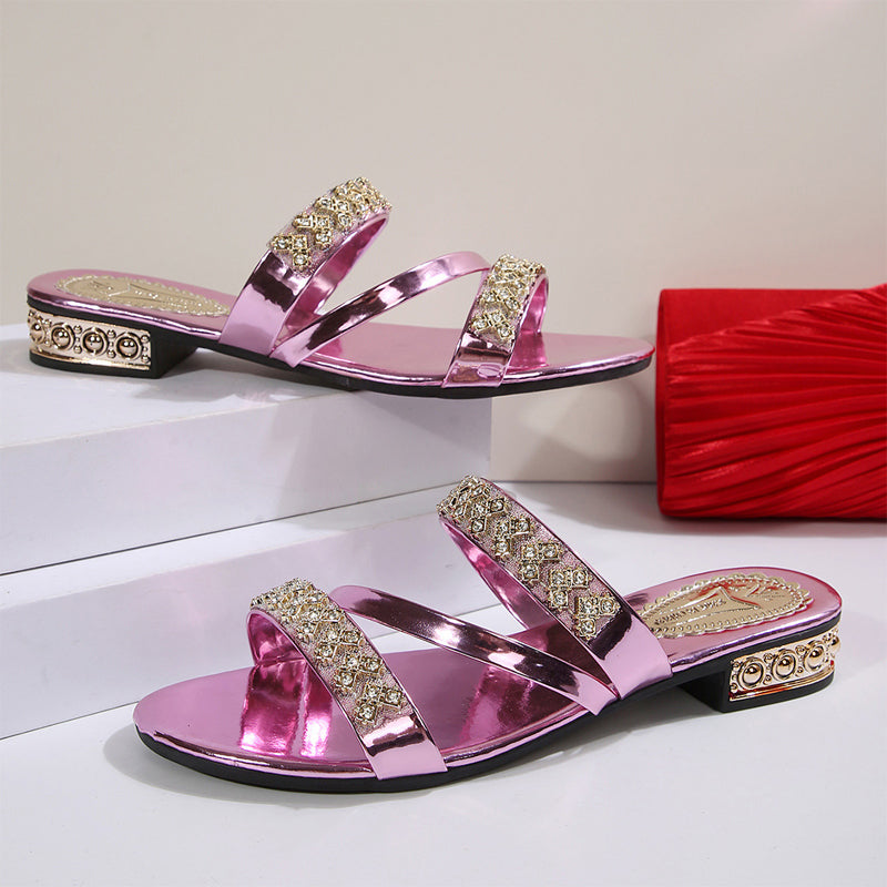 Slip-On-Sandalen mit Strasssteinen und niedrigem Absatz