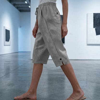 Lässige Damen-Caprihose mit Knopfverzierung