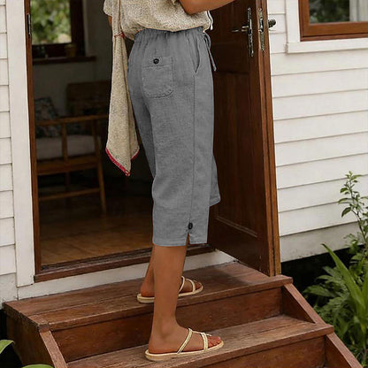 Lässige Damen-Caprihose mit Knopfverzierung