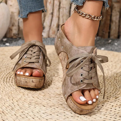 Peep-Toe-Sandalen mit Keilabsatz für Damen
