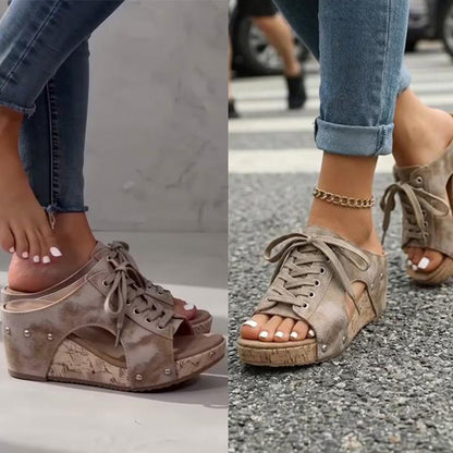 Peep-Toe-Sandalen mit Keilabsatz für Damen
