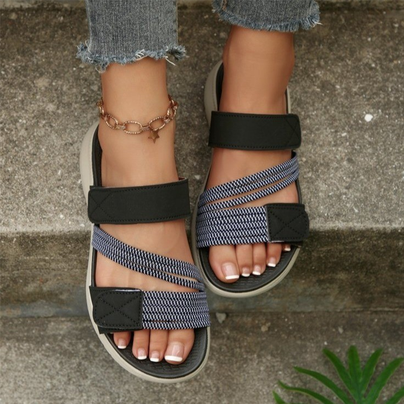 Flache Freizeitsandalen für Damen mit mehreren Riemen