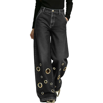 Damenjeans mit Metallösen und Ausschnitten, weit geschnitten